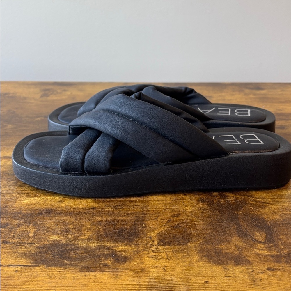 Beach by Matisse Black Slide Sandals